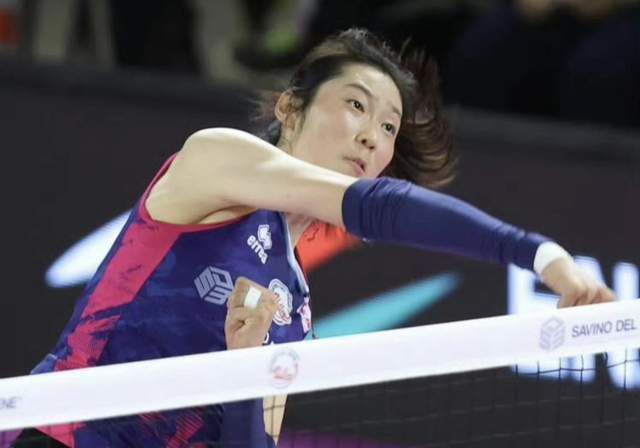 莫斯卡多加盟巴黎细节将敲定 转会费约2000万欧《巴黎人报》消息，莫斯卡多加盟巴黎圣日耳曼的最终细节即将敲定，转会费约2000万欧，不包括奖金。